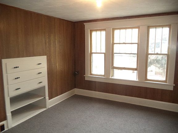 5th image of 44 Mansfield Ave