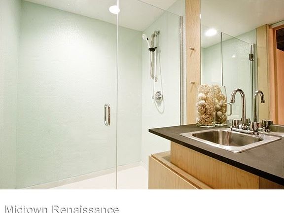 4th image of 1117 N Robinson Ave APT 112