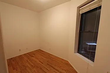 Rented by Robyn Lee, LREB