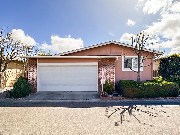 2nd image of 1225 Vienna Dr Spc 945