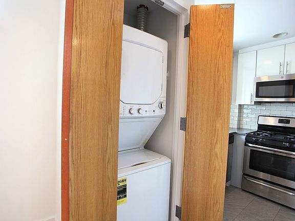 5th image of 212 E 14th St #5FR