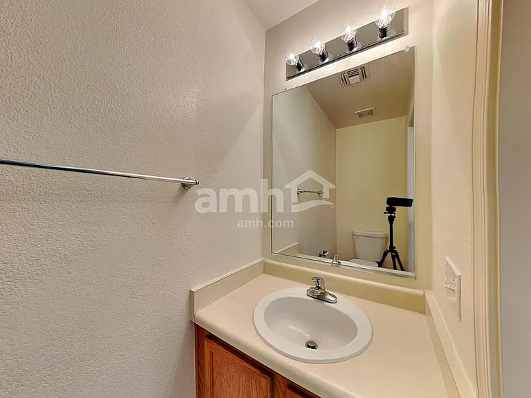 18554 W Mariposa Dr — Photo 10