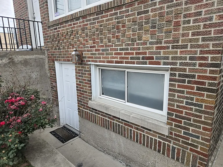 1935 N Leamington Ave #1 — Photo 2