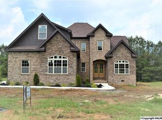 2703 Stone Hills Dr NE, Hartselle, AL 35640