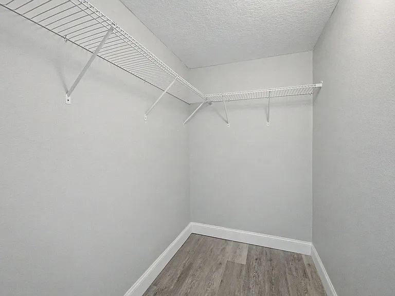 512 W Bach Dr — Photo 20