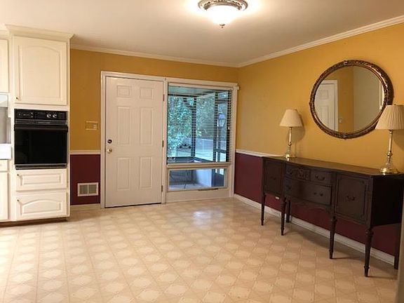 4th image of 3033 Clairmont Ave