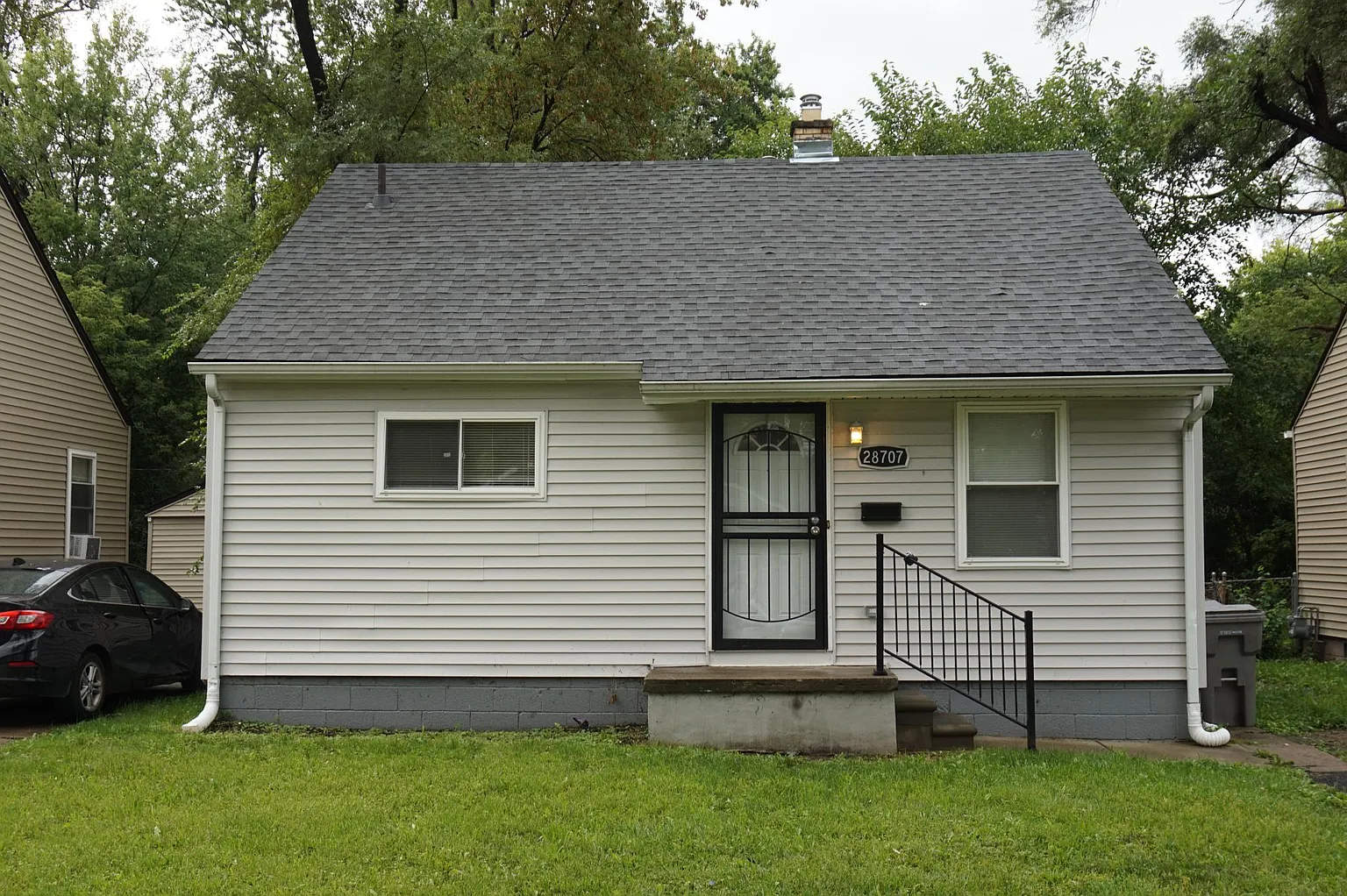 28707 Glenwood St photo 1