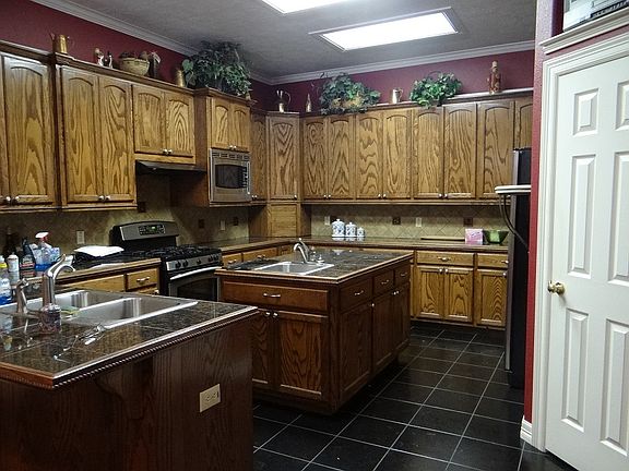 3rd image of 7617 Golfhill Dr