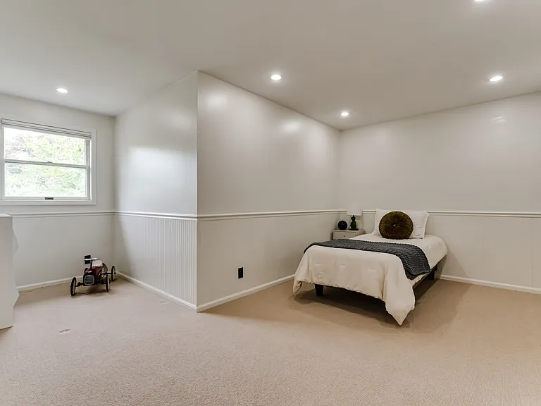 3375 Bardell Ave — Photo 29