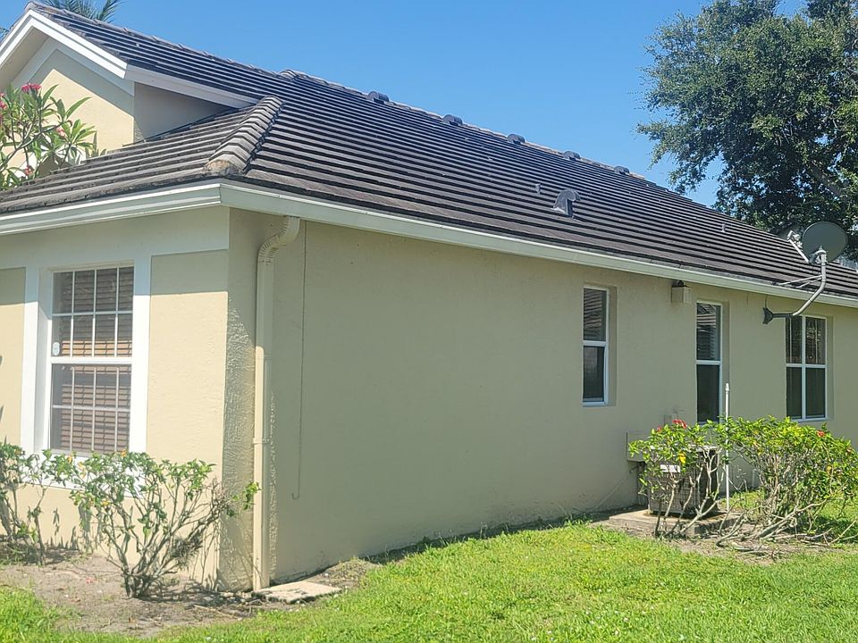 2nd image of 4323 Grosvenor Court