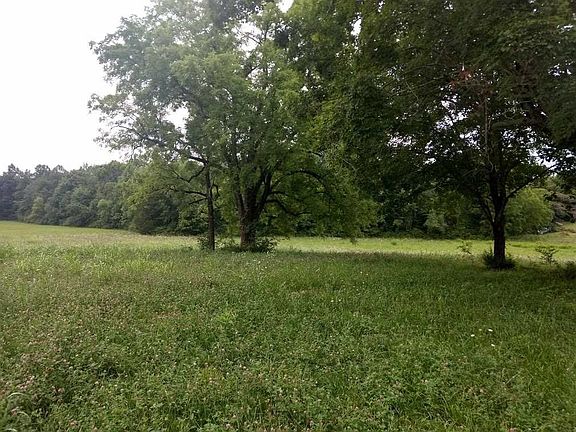 3rd image of 516 County Rd