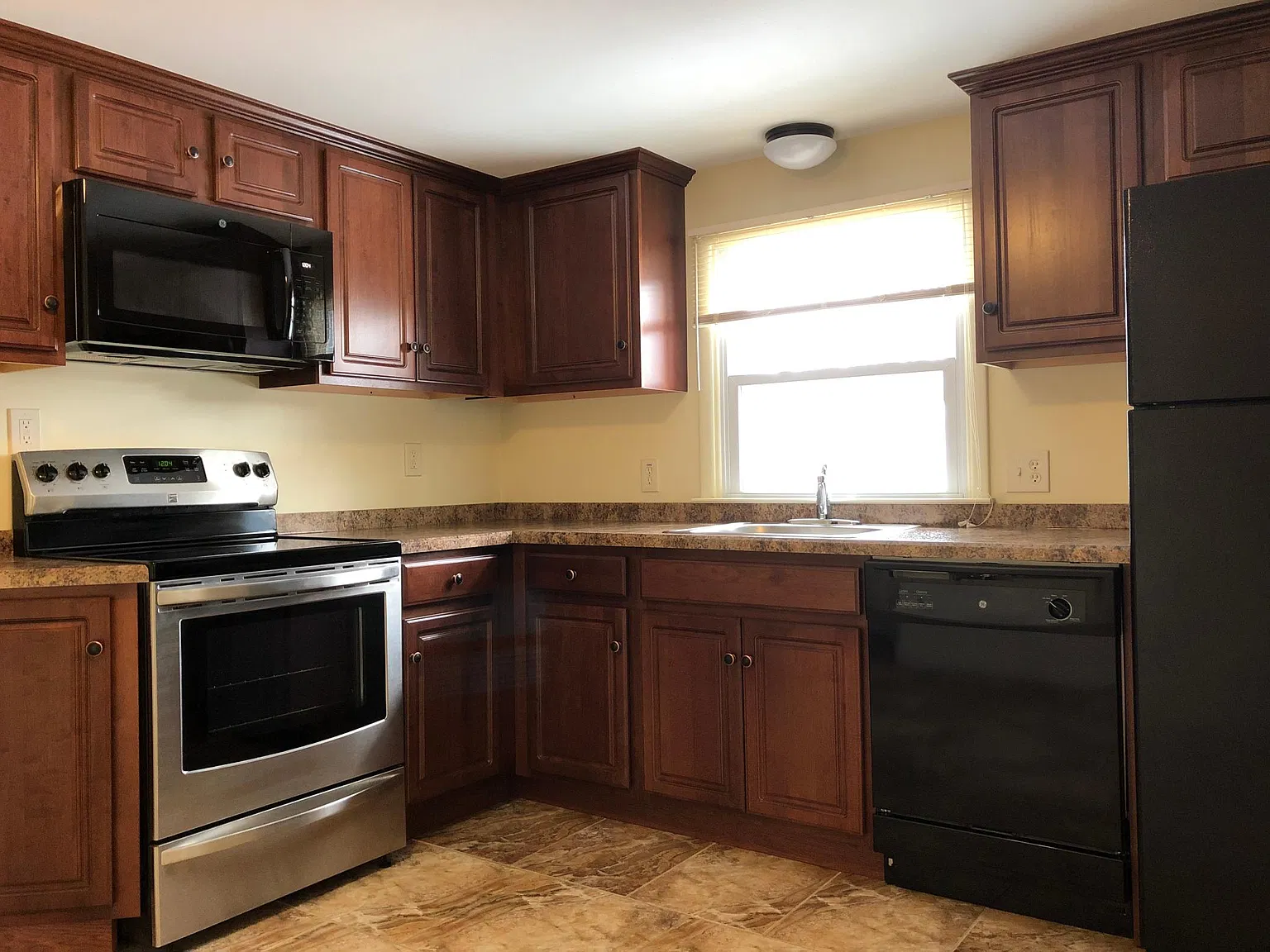 107 Wadsworth Rd — Photo 2
