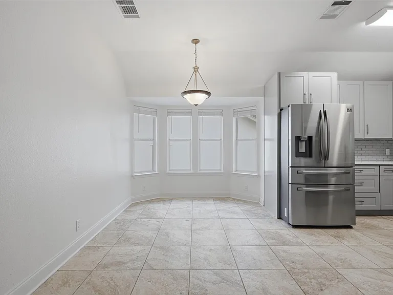 108 Songbird Ct — Photo 13