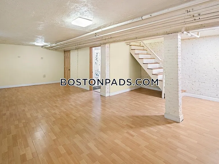 64 Pleasant St #1 — Photo 15