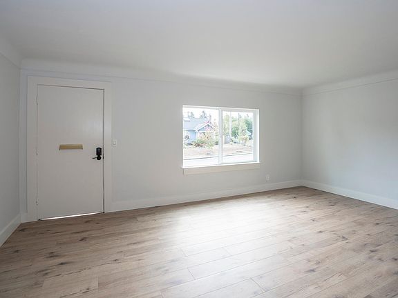 Living Room (with door to front entrance)