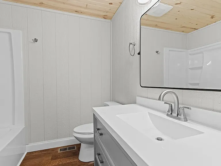 1021 Baird Ave — Photo 9