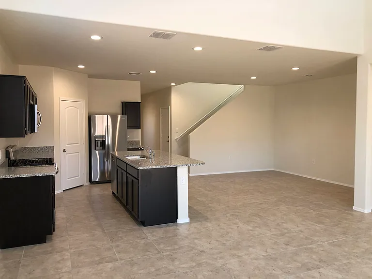 3702 N 307th Dr — Photo 10