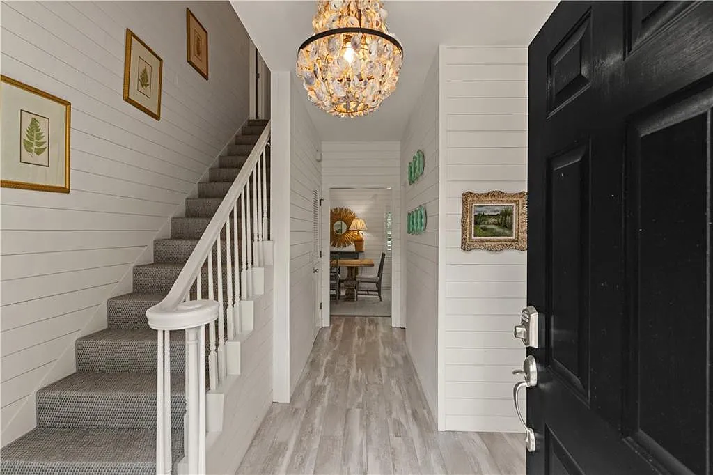 4 bed, 3.0 bath, 2192 sqft, $3,500 — Photo 2