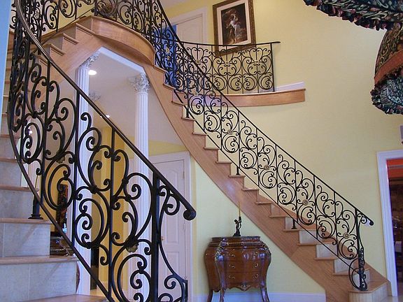 Foyer/Staircase