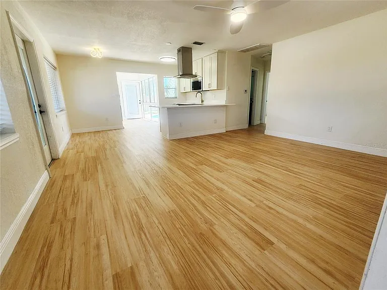 2494 Del Rio Way — Photo 8