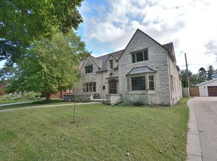 4911 W Washington Blvd, Milwaukee, WI 53208