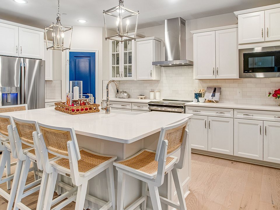 Brooksby - 3700 Havertill Lane Unit 204