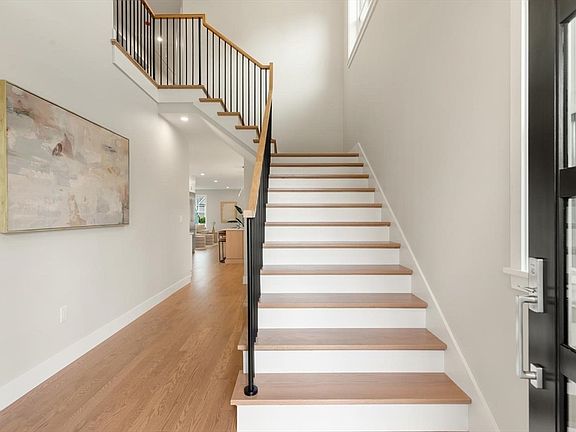 2nd image of 30 Calvin St