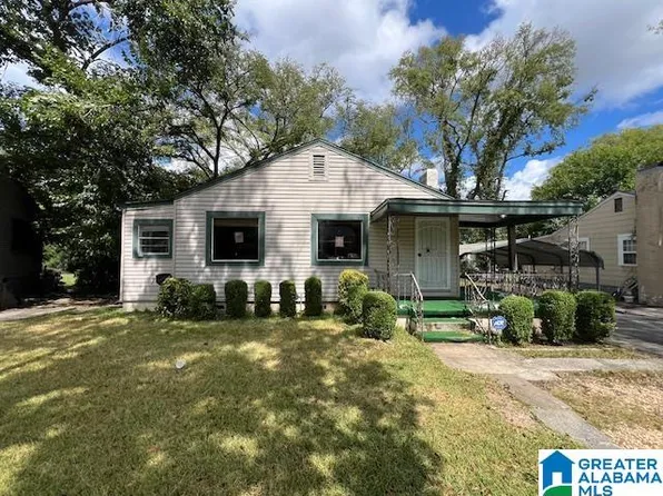 616 39th Pl, Fairfield, AL 35064