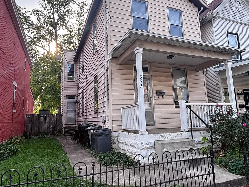 352 Berry Ave #2