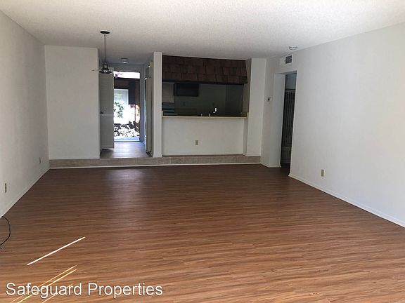 5th image of 13950 Edgewater Dr