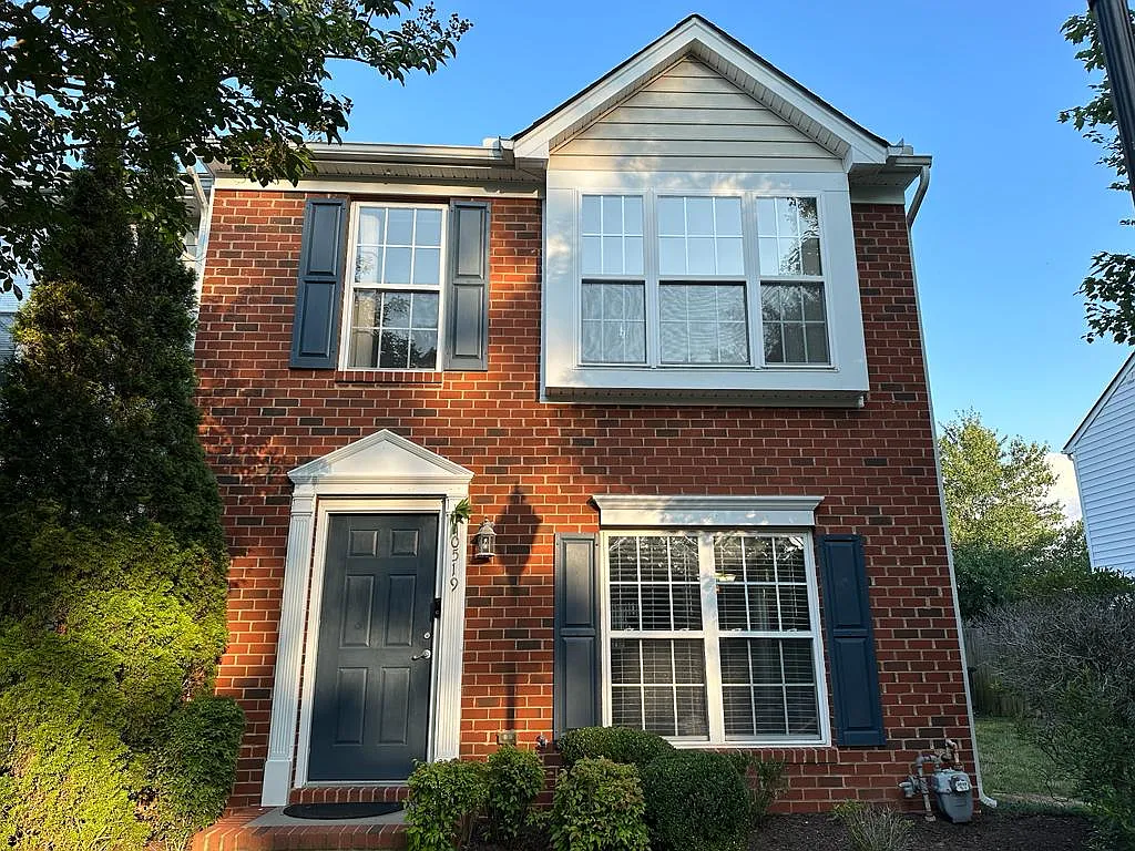 3 bed, 2.5 bath, 1452 sqft, $2,100 — Photo 1