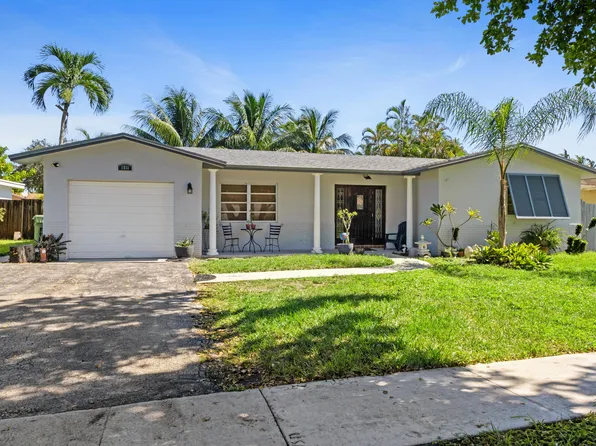 1811 NW 117th Terrace, Pembroke Pines, FL 33026