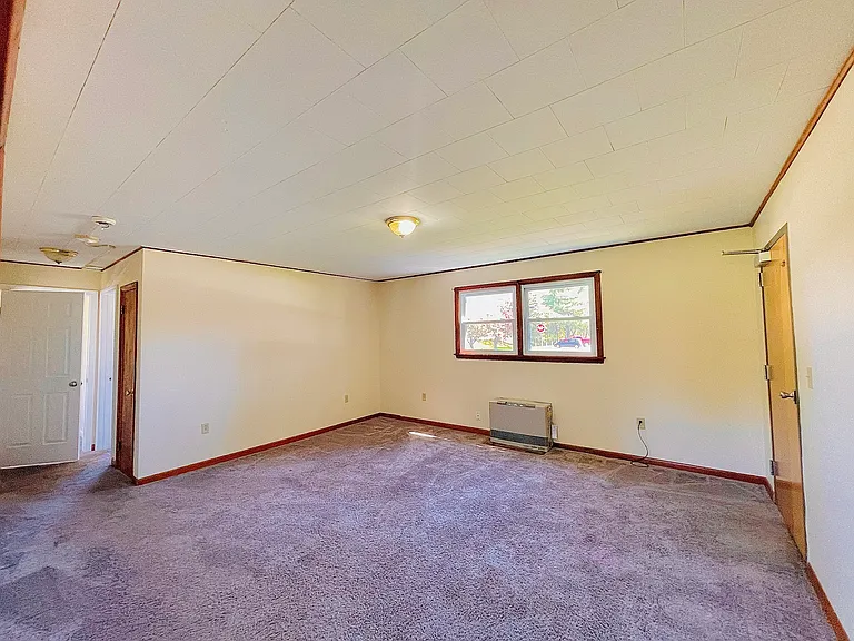 72 Heineberg Dr #100 — Photo 11