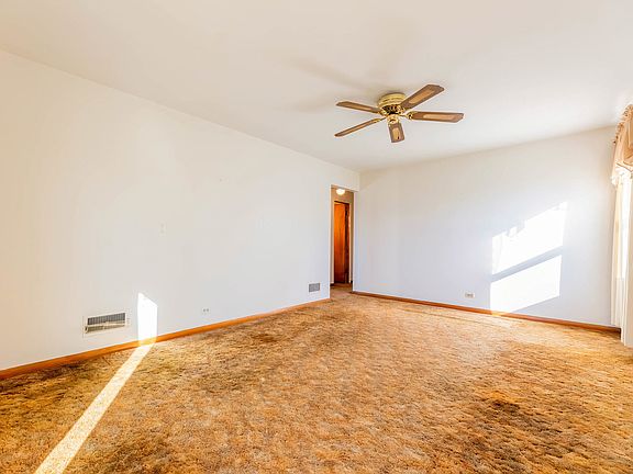 3rd image of 7304 W 59th St