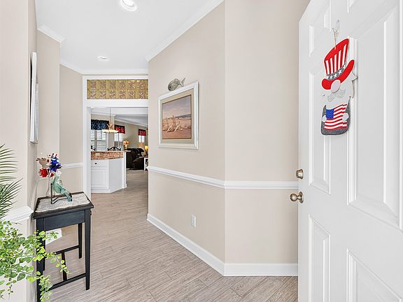 4th image of 850 Cardinal Pl.