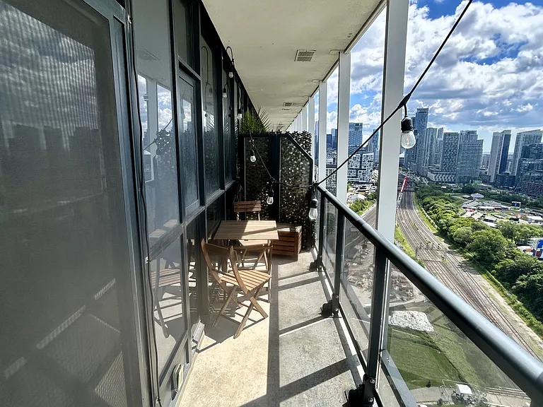 30 Ordnance St #2402 — Photo 34