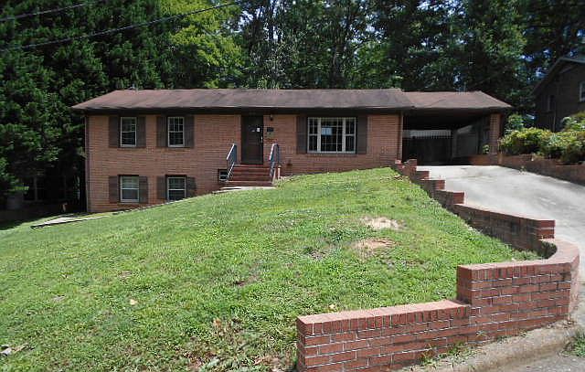 1st image of 615 Greenway Dr