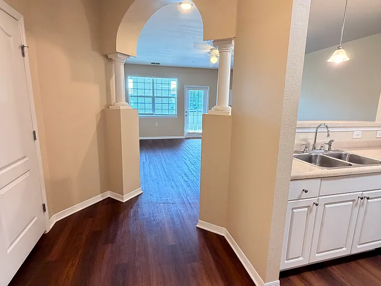 1700 Villa Capri Cir #213 — Photo 3