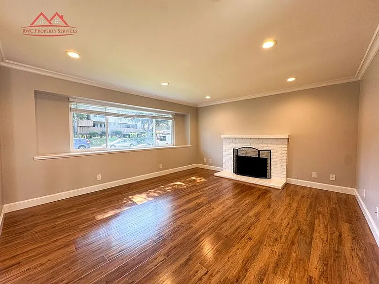 347 Auburn Way #1 — Photo 3