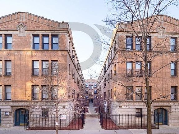5th image of 821 W Cornelia Ave APT 317