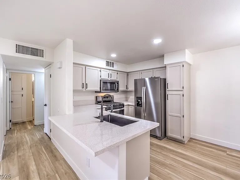 3425 E Russell Rd #147 — Photo 11