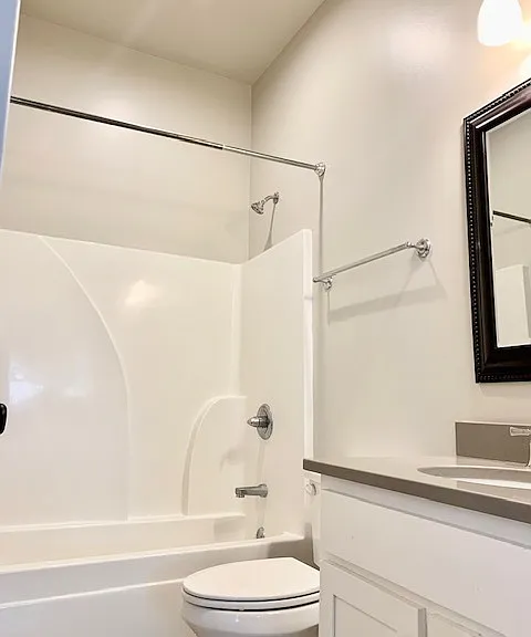 785 Boulevard — Photo 3