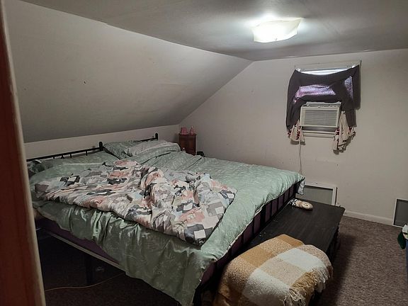 5th image of 651 Alban St