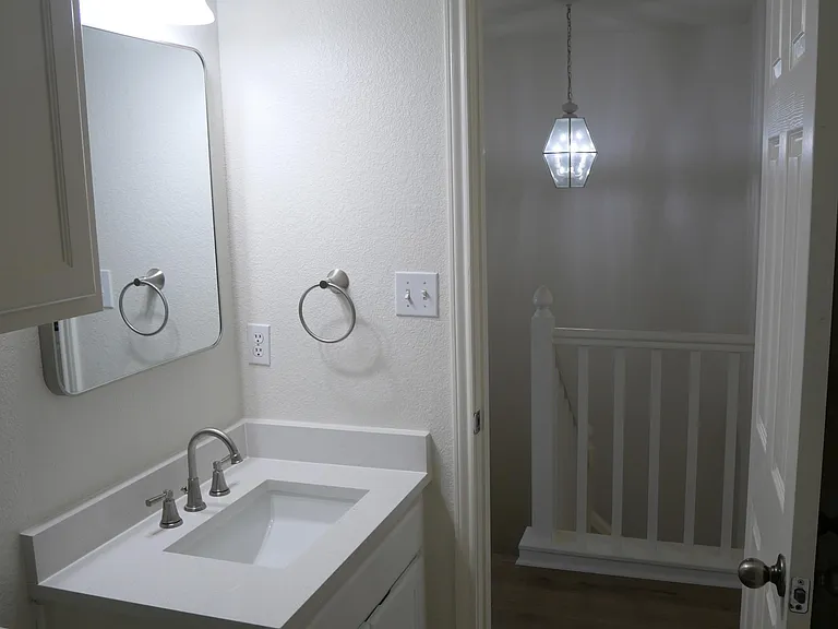 503 Gateway Pkwy #4 — Photo 14
