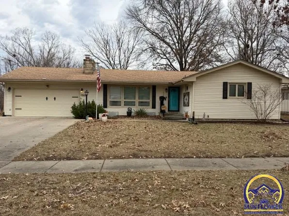 1838 SW Village Dr, Topeka, KS 66604