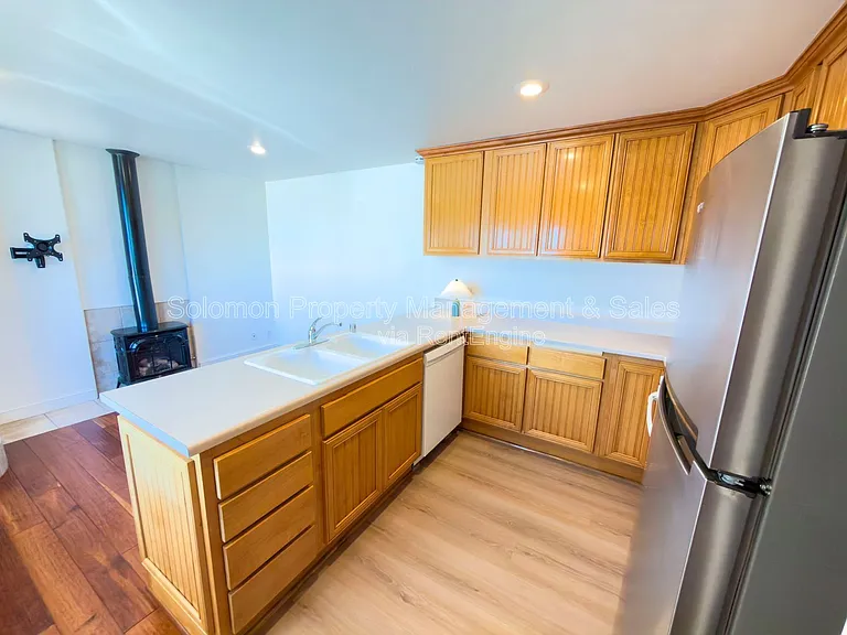 2354 Oxford Ave #A — Photo 4