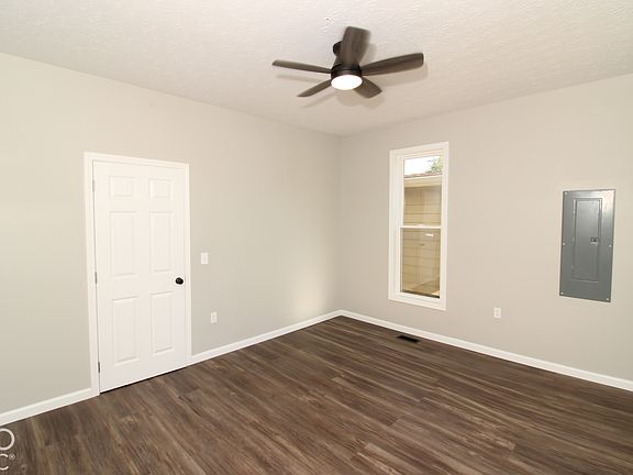 5th image of 50 W Poplar St