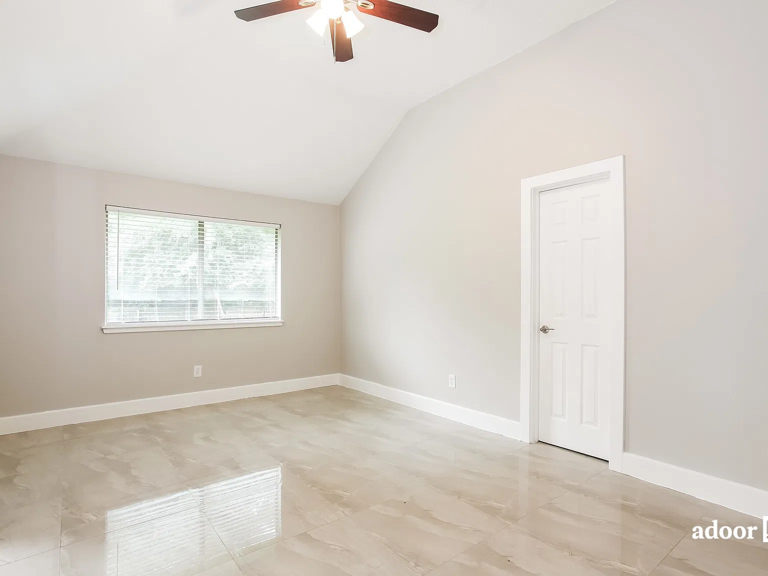 4 bed, 2.5 bath, 2259 sqft, $2,395 — Photo 4
