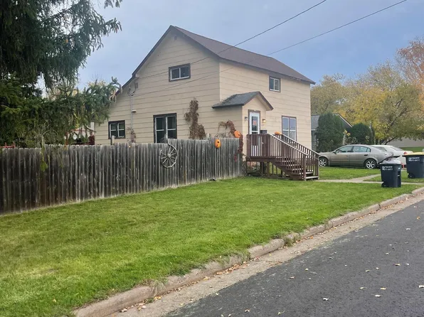 318 17th Ave W, Ashland, WI 54806