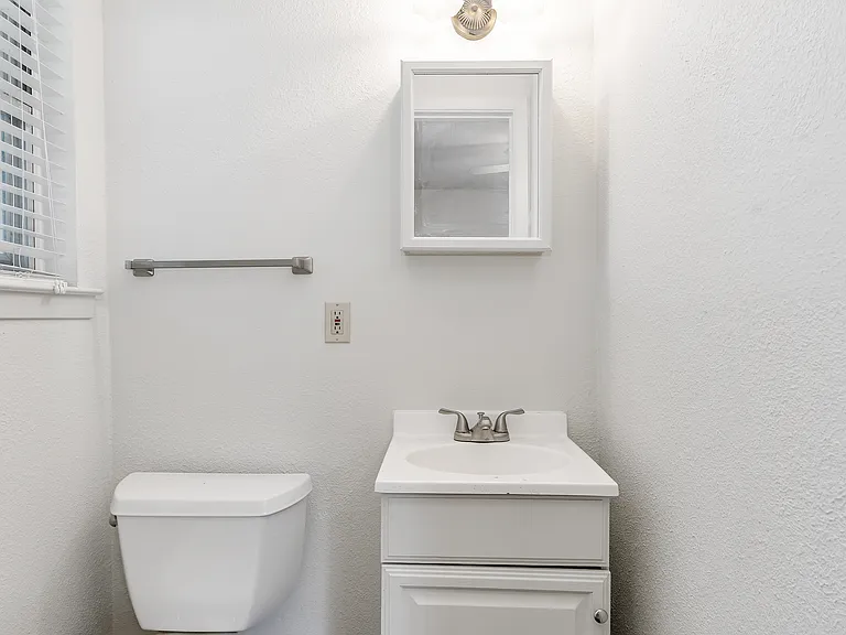 4716 Fawn Dr — Photo 7